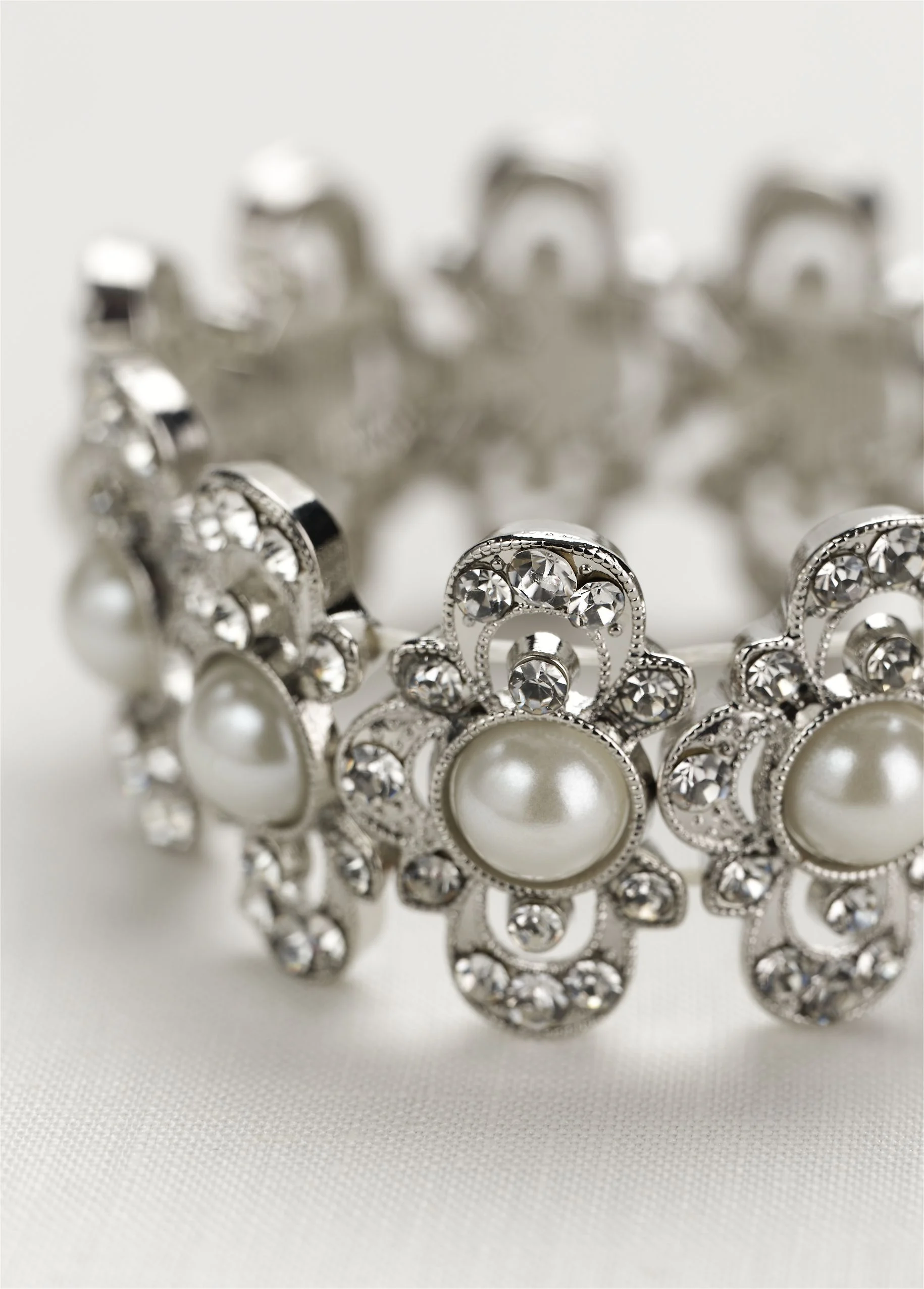 Bold Pearl Stretch Bracelet