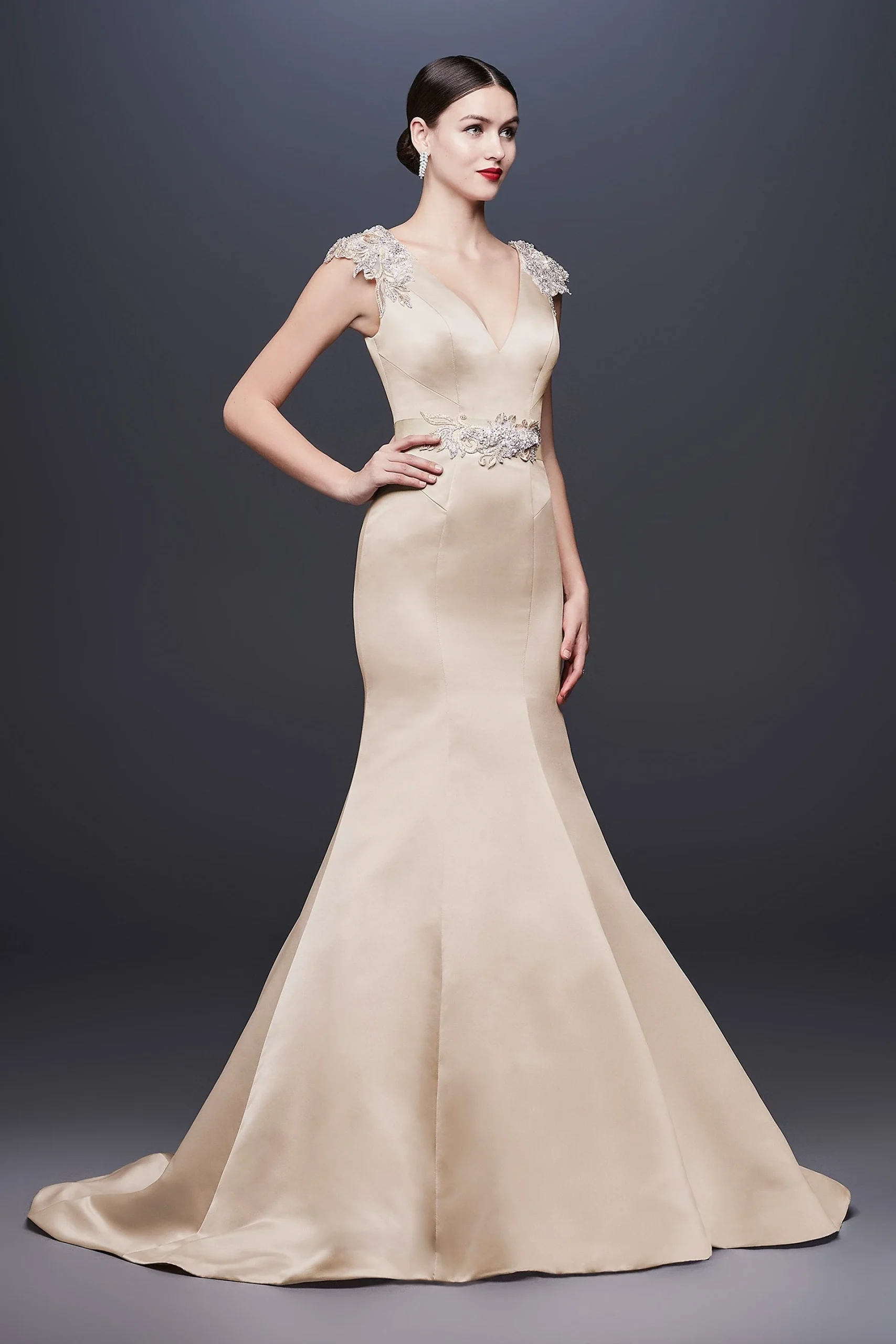 Cap Sleeve Satin Mermaid Wedding Dress with V-Neck