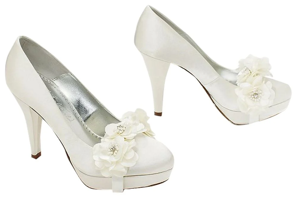 Charmeuse Pump with Removable Floral Corsage