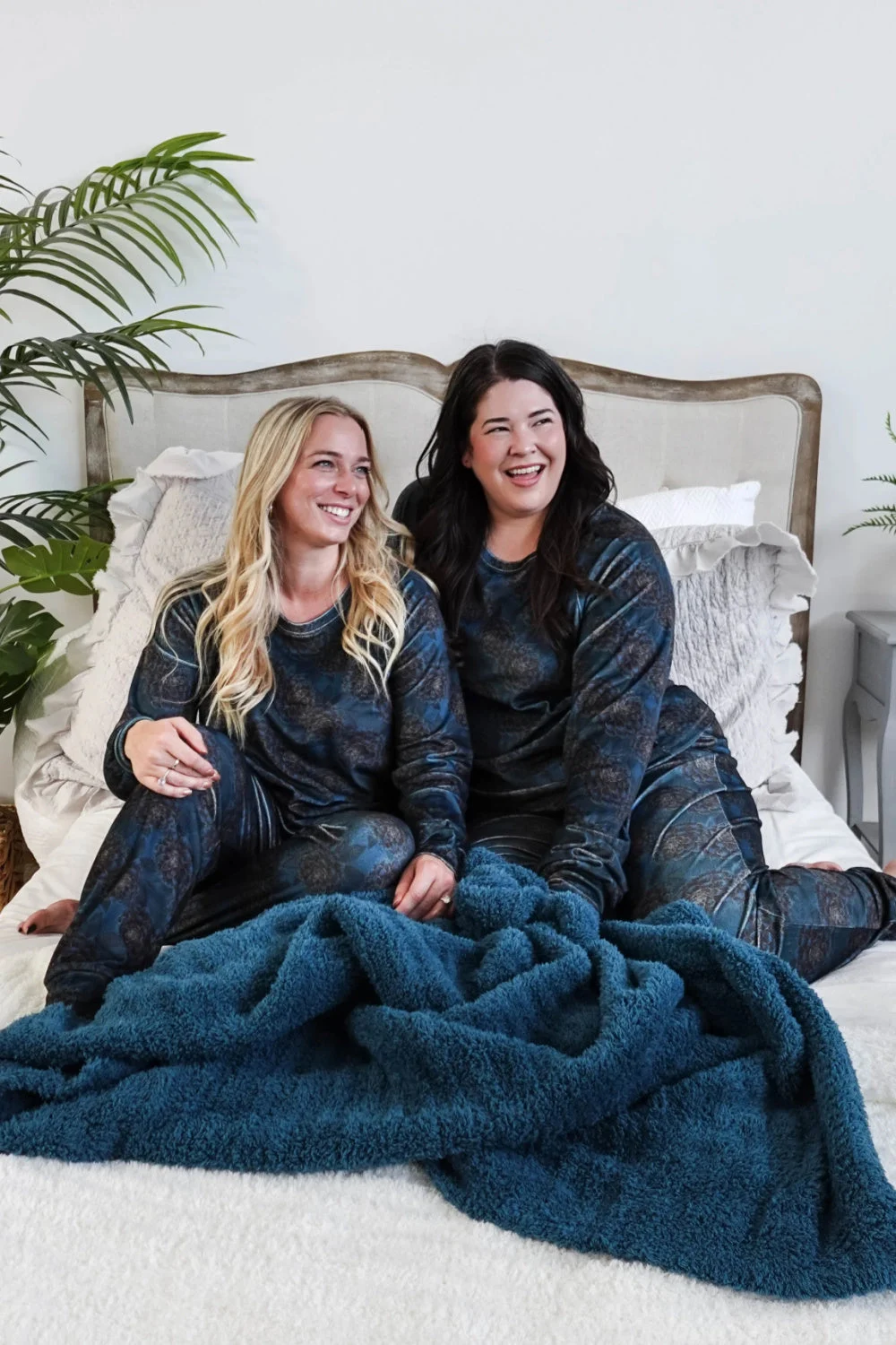 Cloud Nine Pajamas Velvety Velour Long Sleeves Lounge Set, Golden Dahlias (MN600VVT/J)
