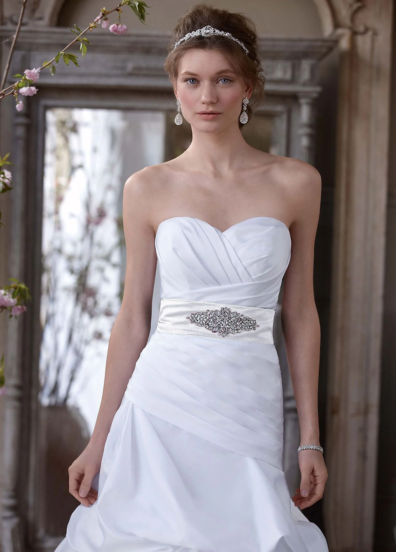 Dropped Waist Strapless Sweetheart Wedding Gown