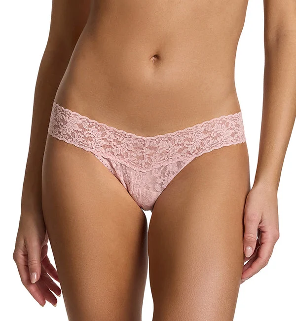 Hanky Panky Signature Lace Low Rise Thong (4911P) - Blushing Rose