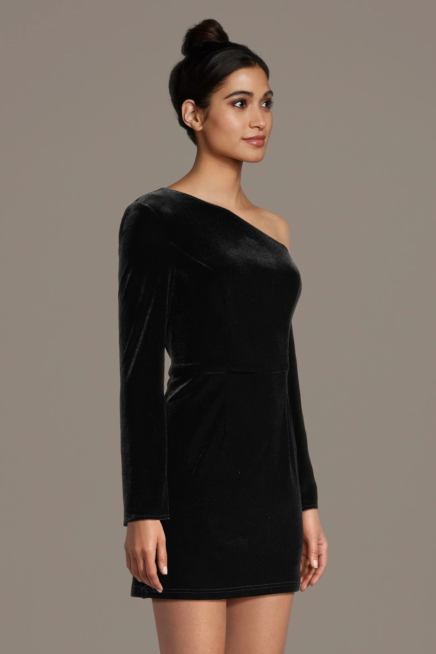 Long Sleeve Velvet Off-the-Shoulder Mini Dress