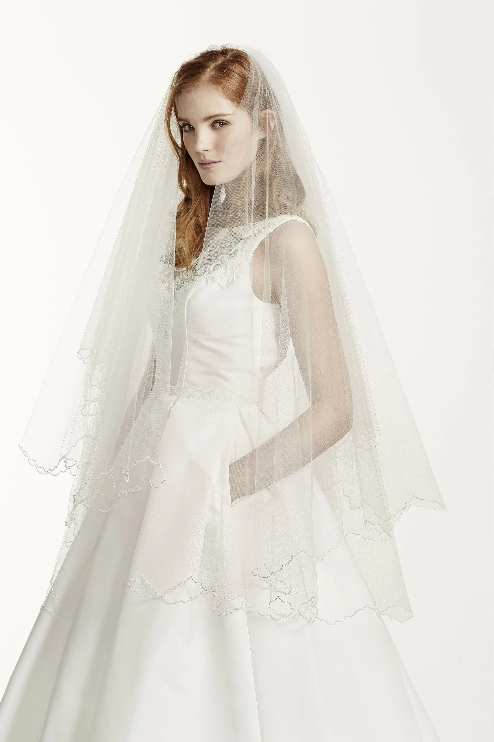 Multi Layer Scallop Edge Mid Veil
