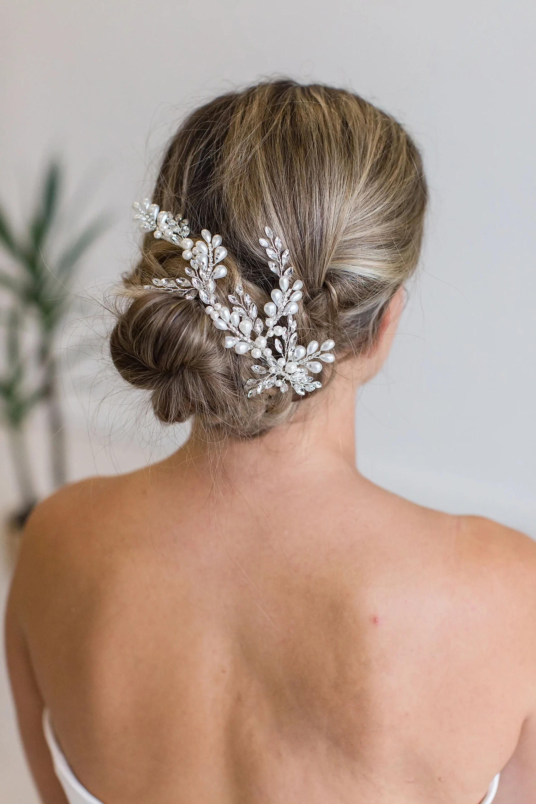 Nadim Hand-Wired Pearl and Crystal Hair Clip