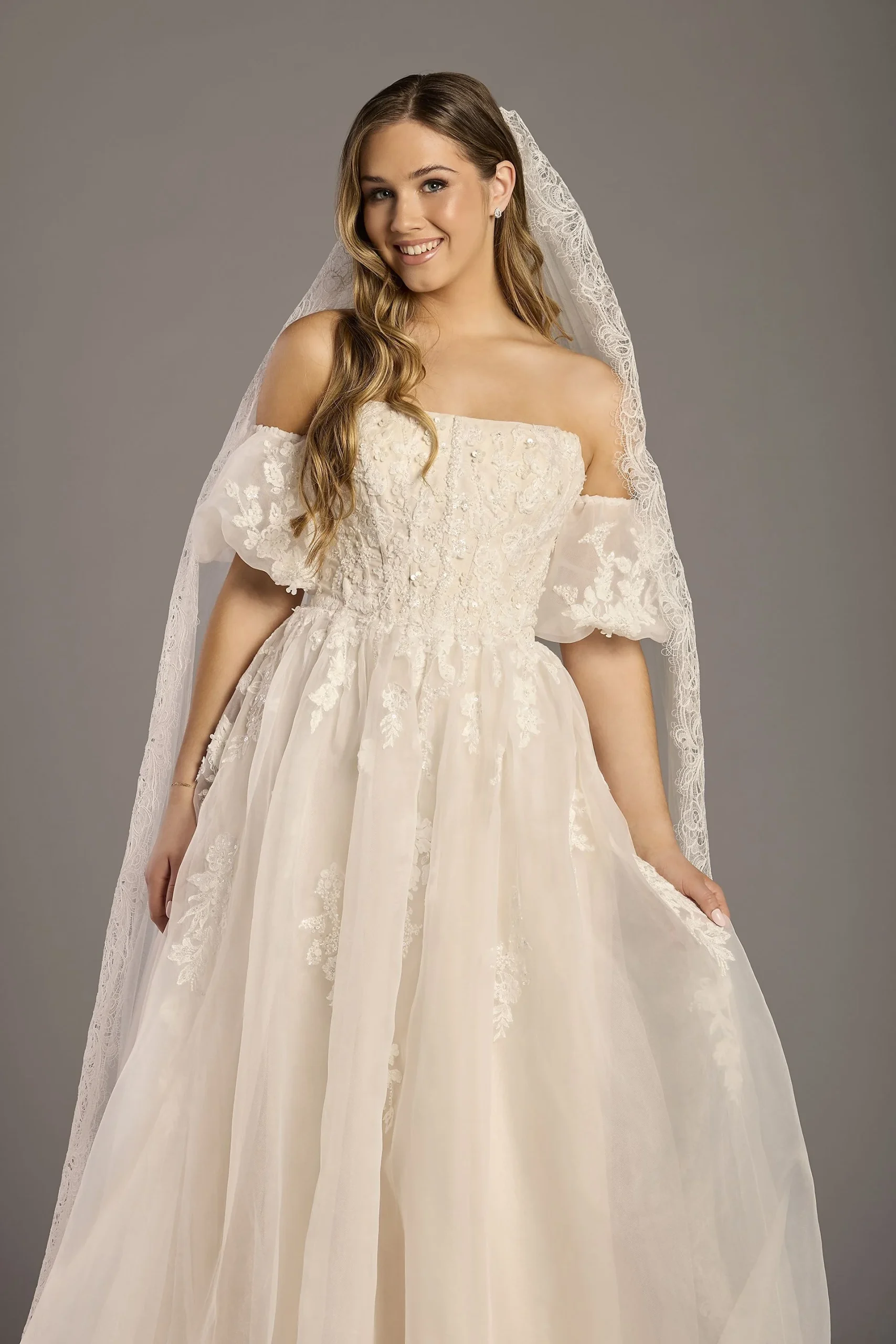 Ornate Floral Trim Cathedral Veil