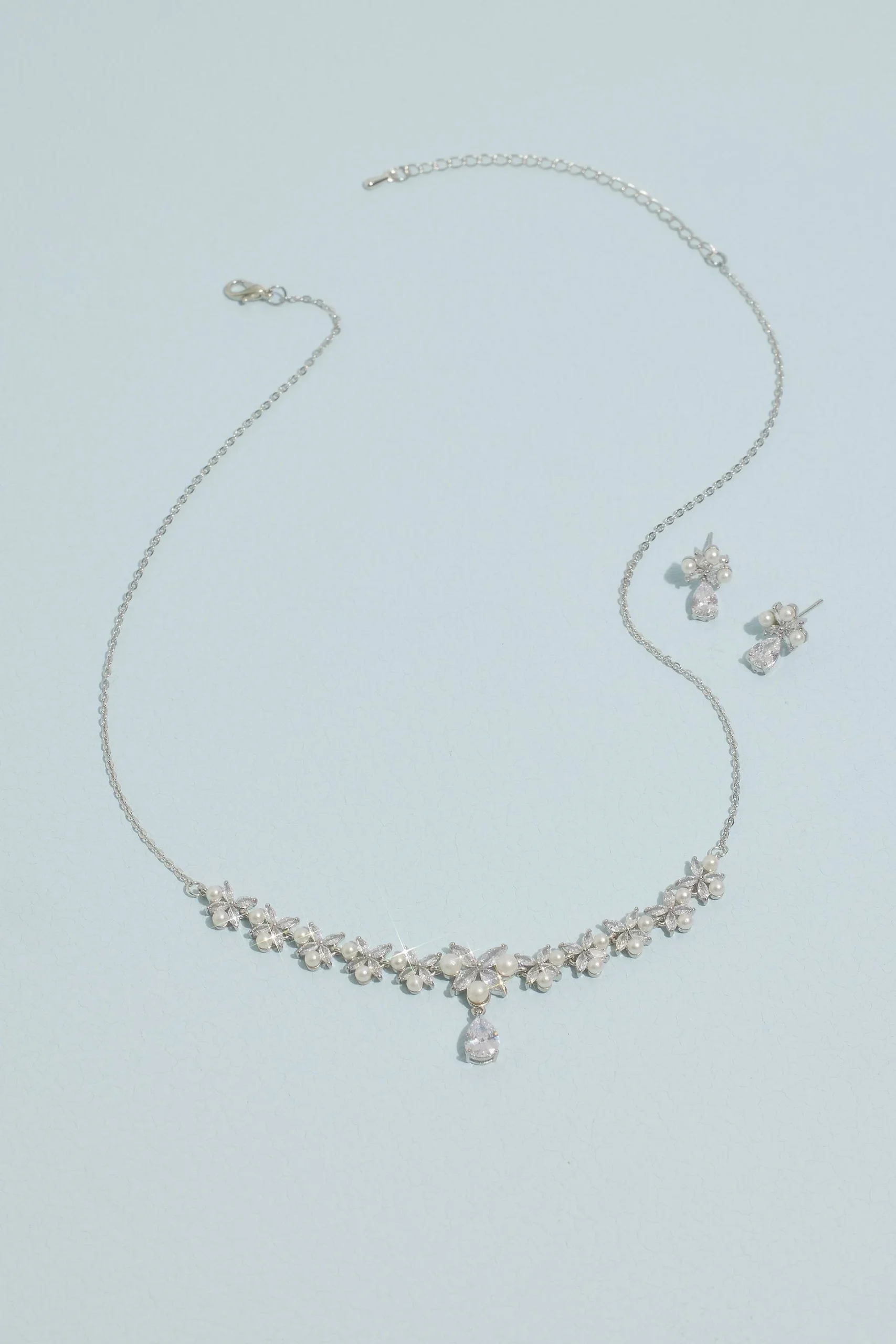 Pear-Cut Pendant Crystal Leaf and Pearl Set
