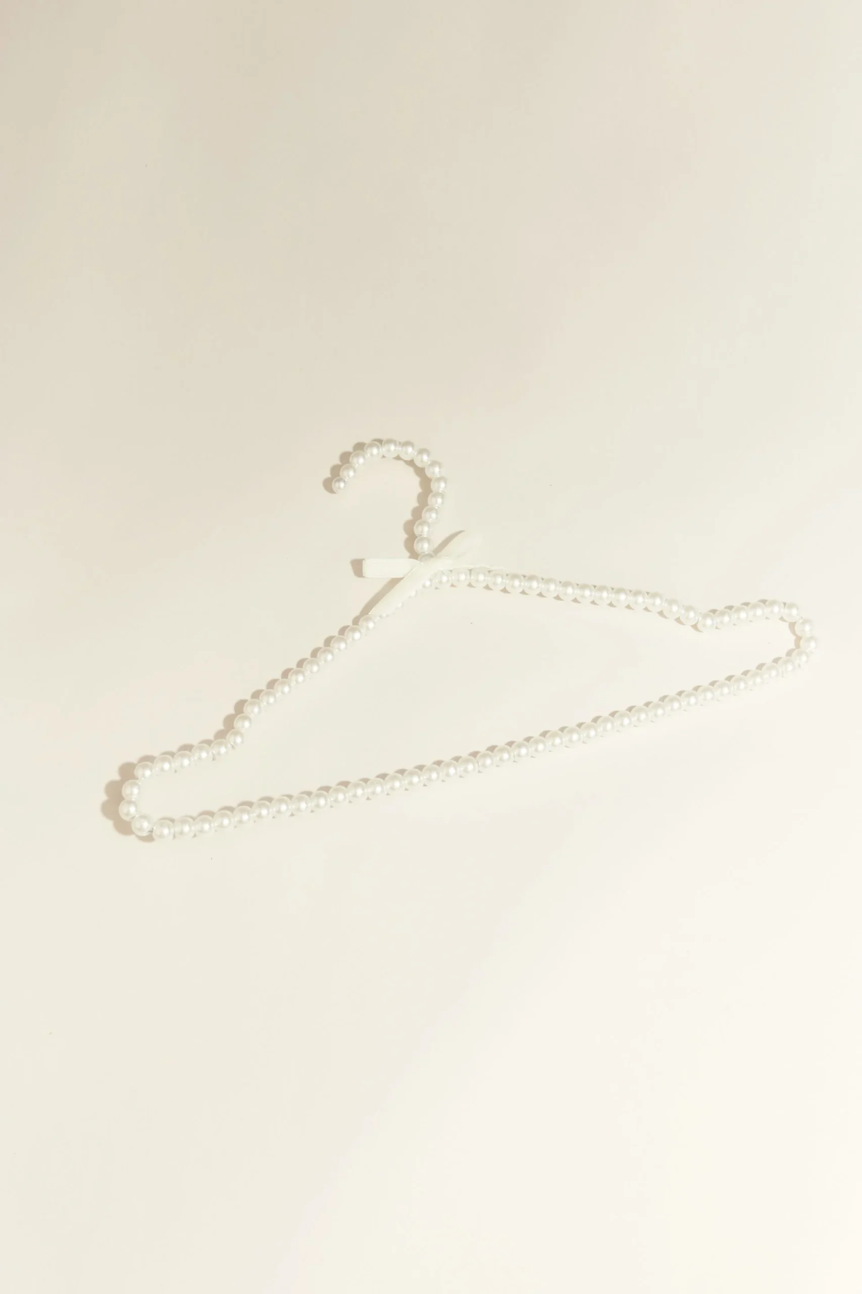 Pearl Bridal Hanger with Velvet Bow