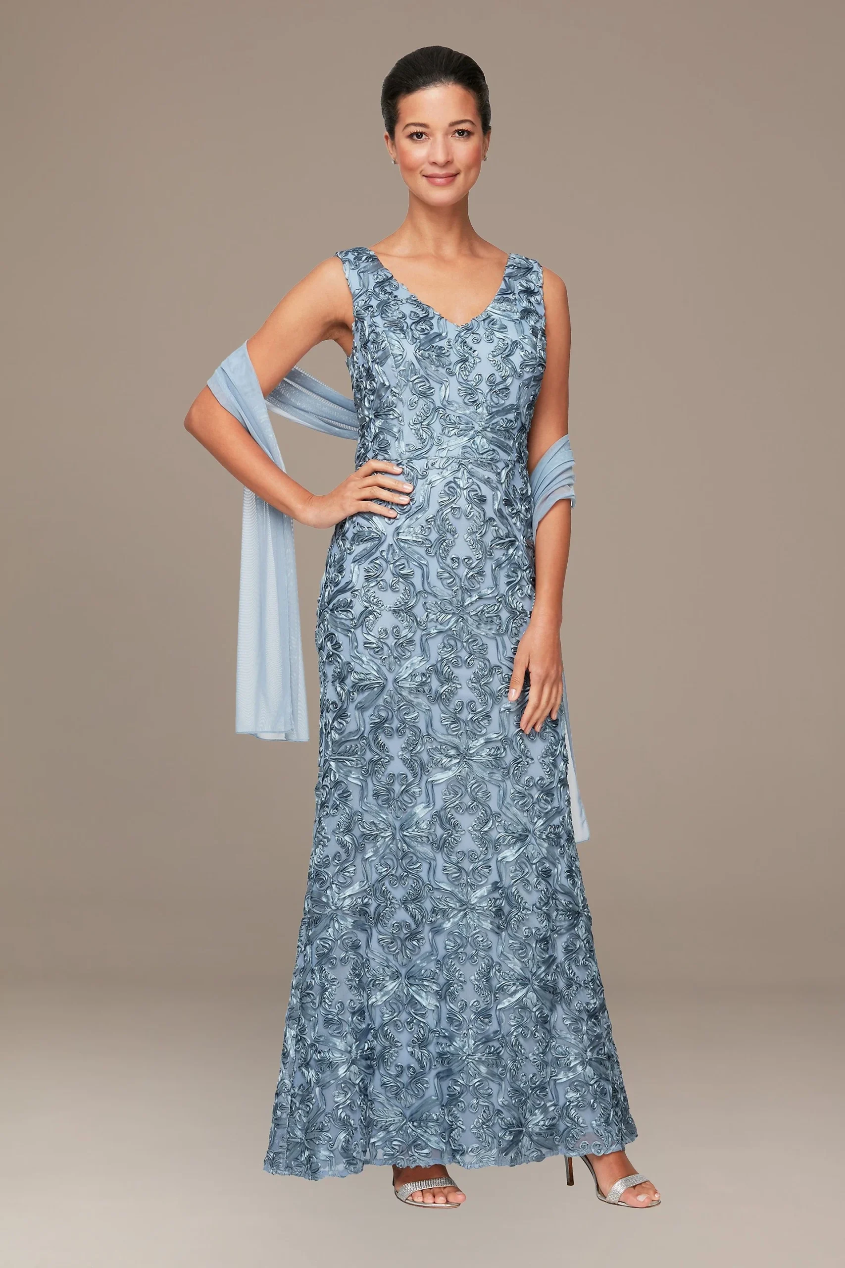 Petite Soutache V-Neck Mermaid Gown with Shawl