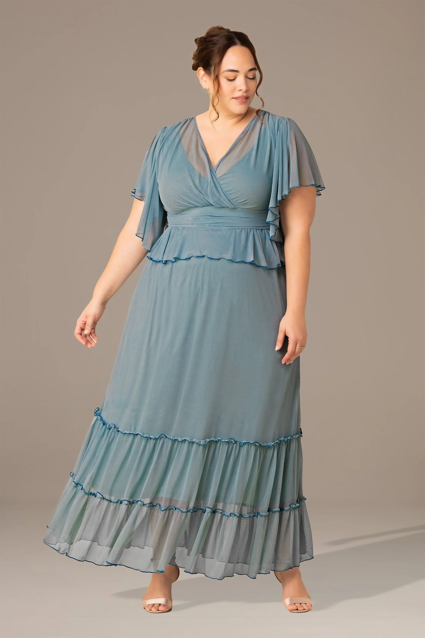 Plus Size Graceful V-Neck Tiered Mesh Gown