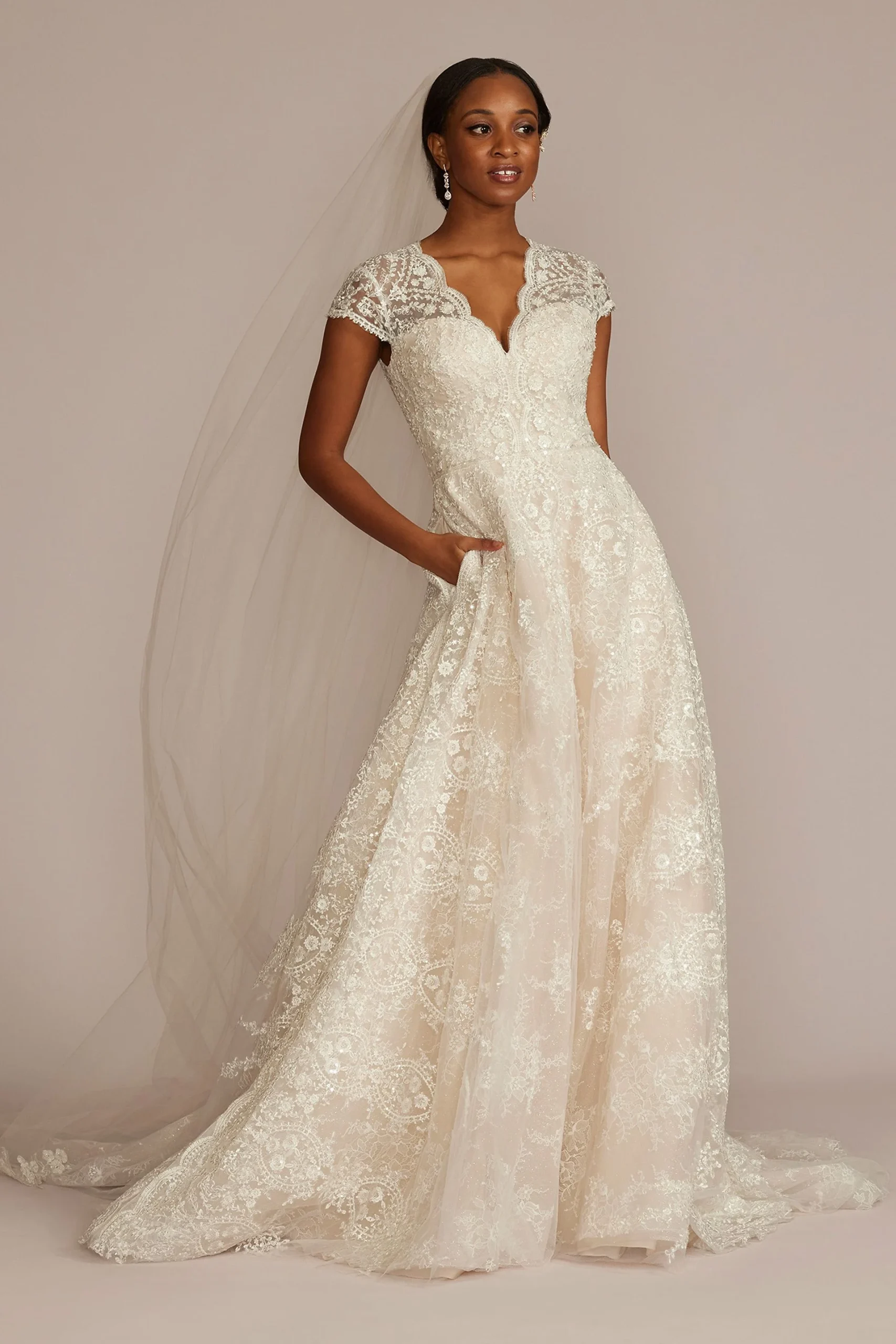 Scalloped Lace Ball Gown Wedding Dress