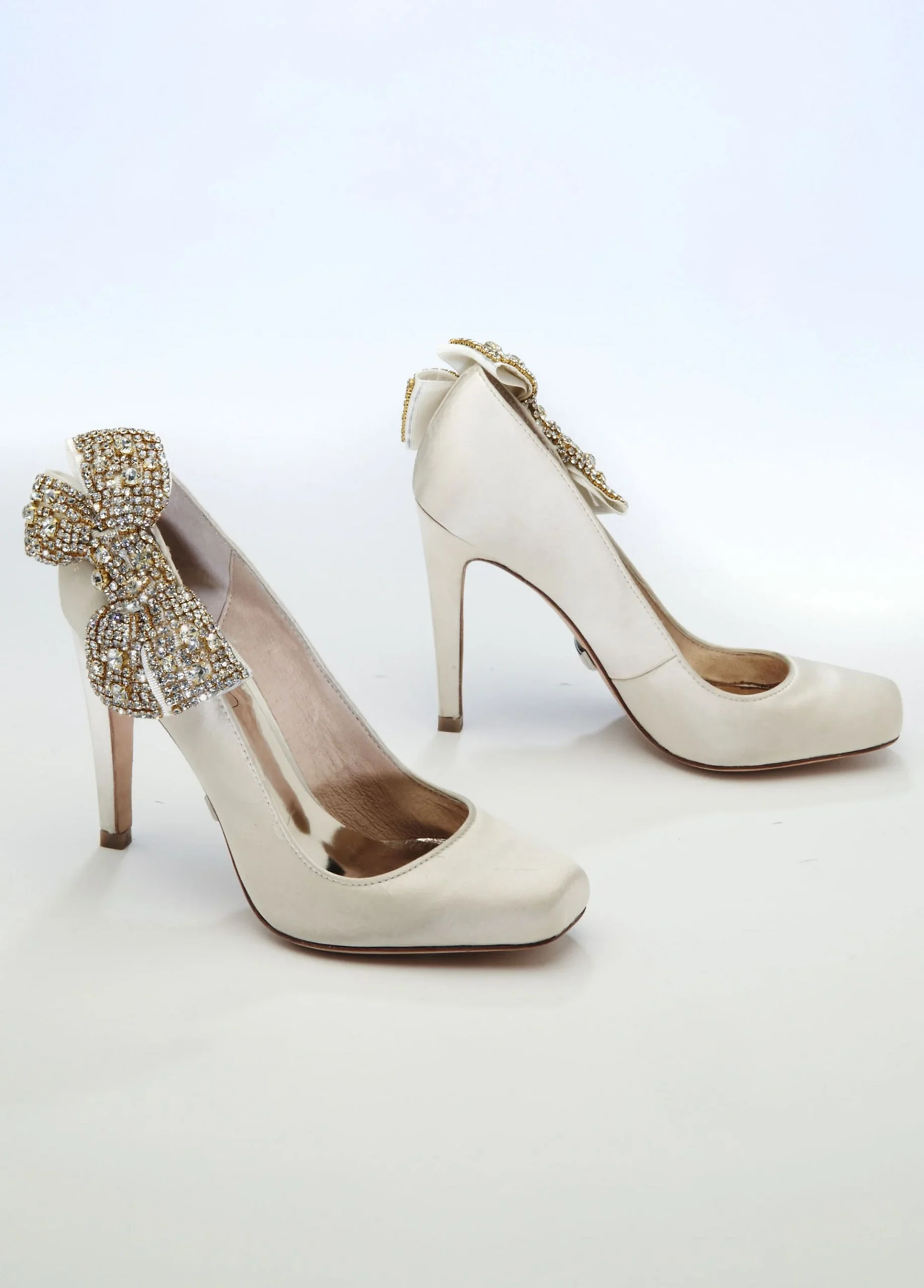 Silk Closed Toe Pumps with Rhinestone Bow