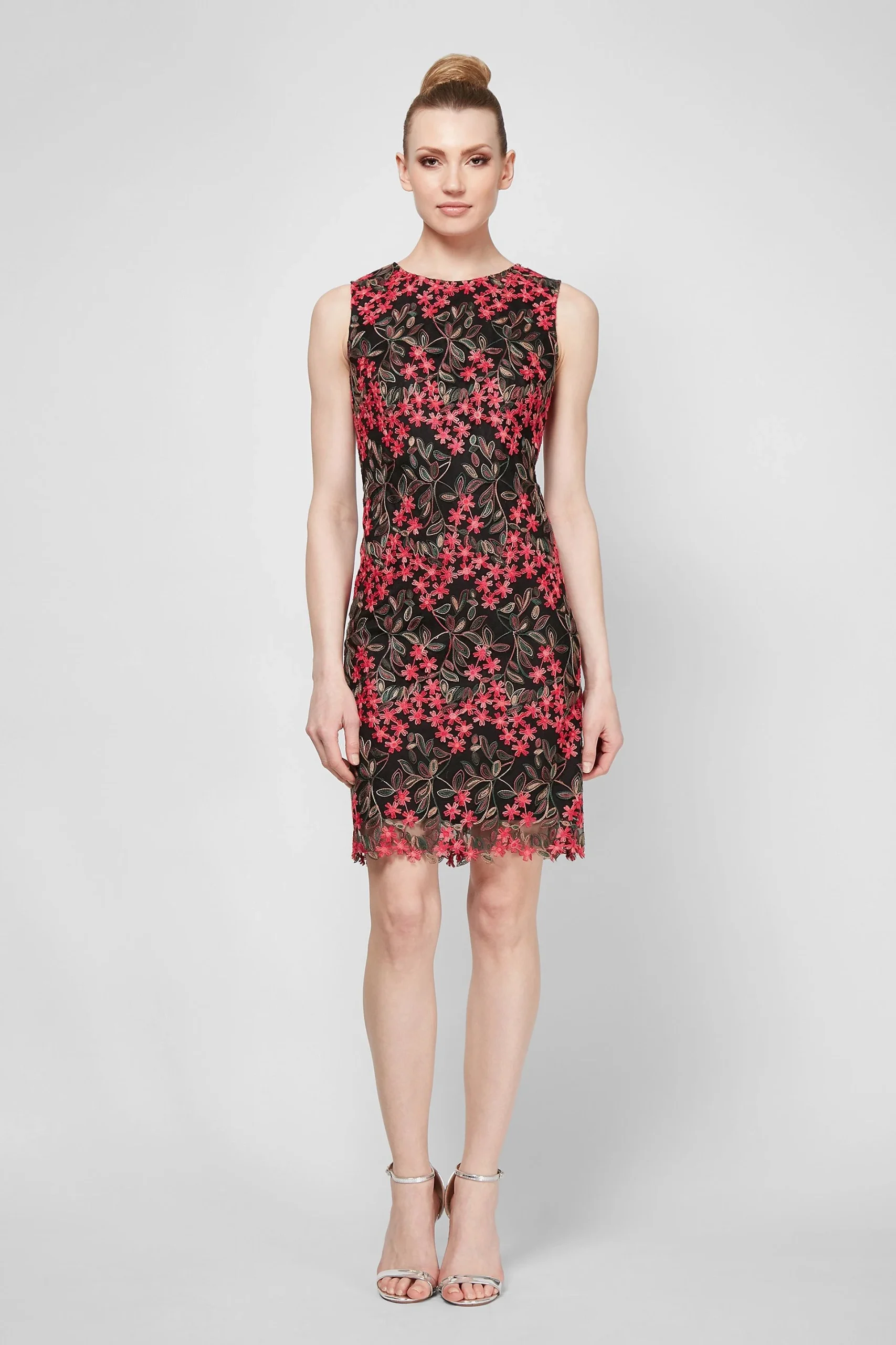 Sleeveless Floral Embroidered Short Sheath Dress