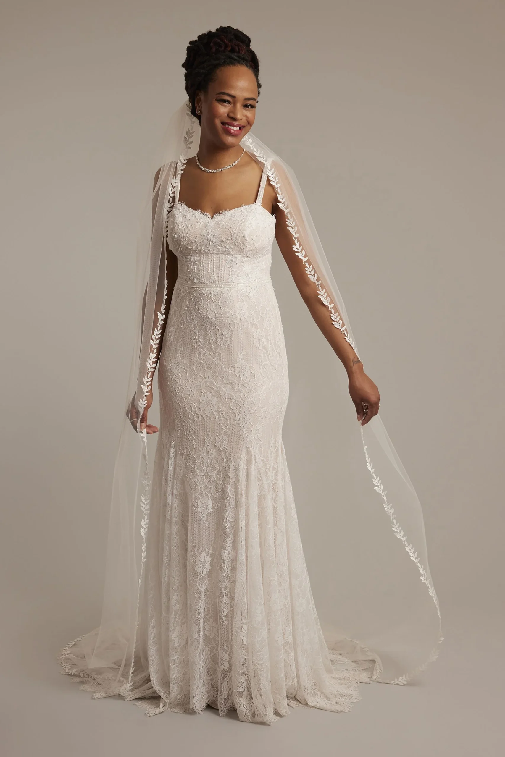 Tulle and Lace Leaf Edge Chapel Veil