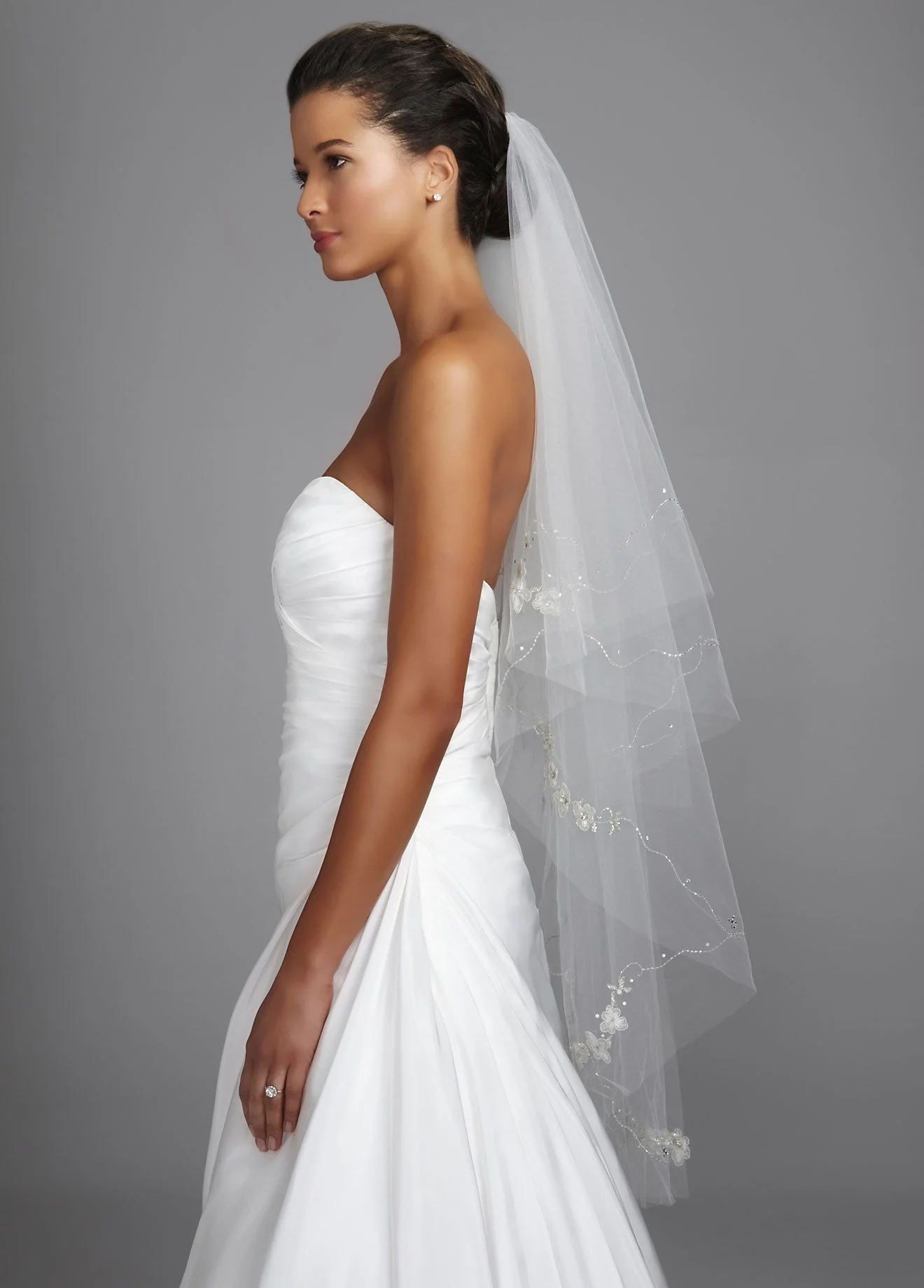 Walking Veil with Floral Motif and Cut Edge